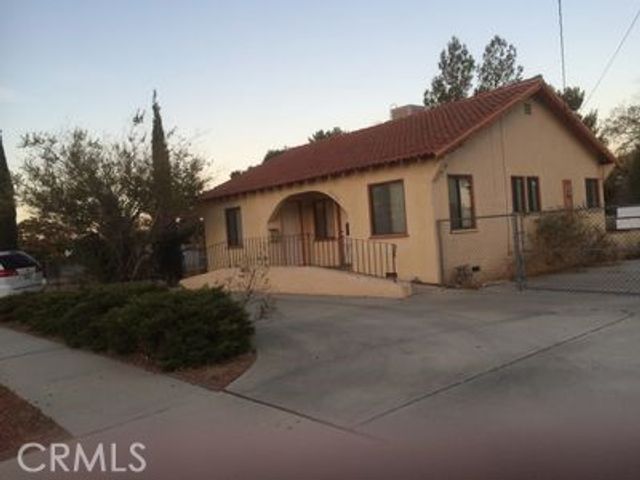 38588 9th St East, Palmdale, CA 93550