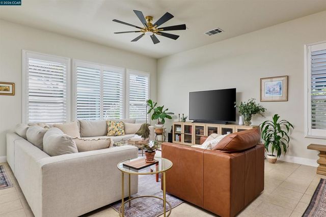 1556 Symphony Cir, Brentwood, CA 94513