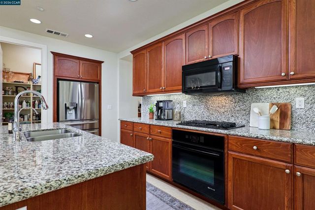 1556 Symphony Cir, Brentwood, CA 94513