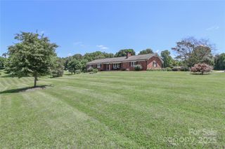 116 Deer Trail Road, Statesville, NC 28677