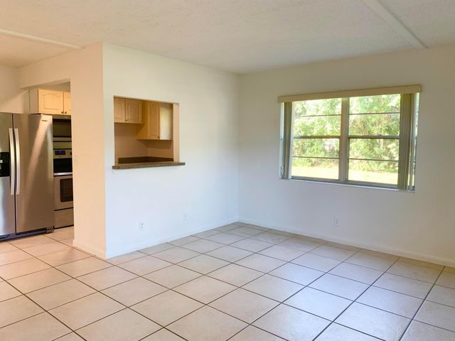 39 Sussex B, West Palm Beach, FL 33417