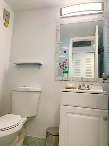 39 Sussex B, West Palm Beach, FL 33417