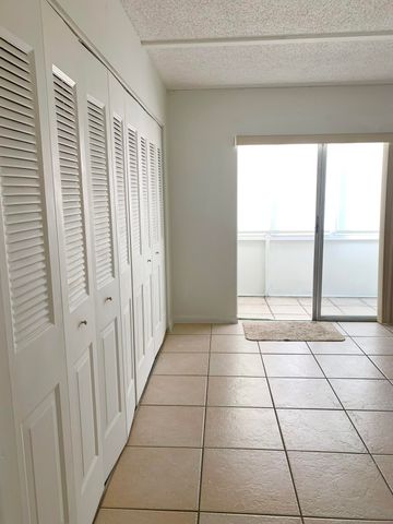 39 Sussex B, West Palm Beach, FL 33417