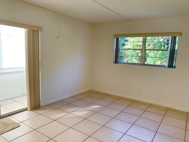 39 Sussex B, West Palm Beach, FL 33417