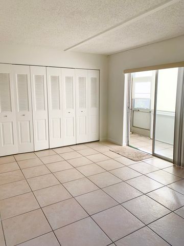 39 Sussex B, West Palm Beach, FL 33417