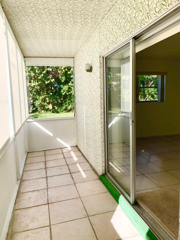 39 Sussex B, West Palm Beach, FL 33417