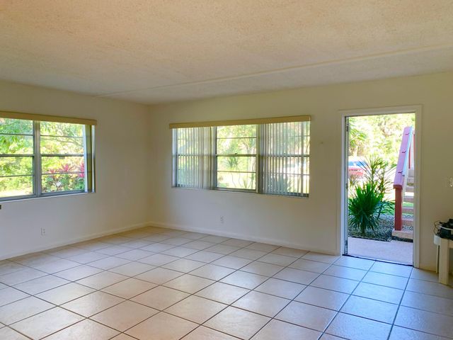 39 Sussex B, West Palm Beach, FL 33417
