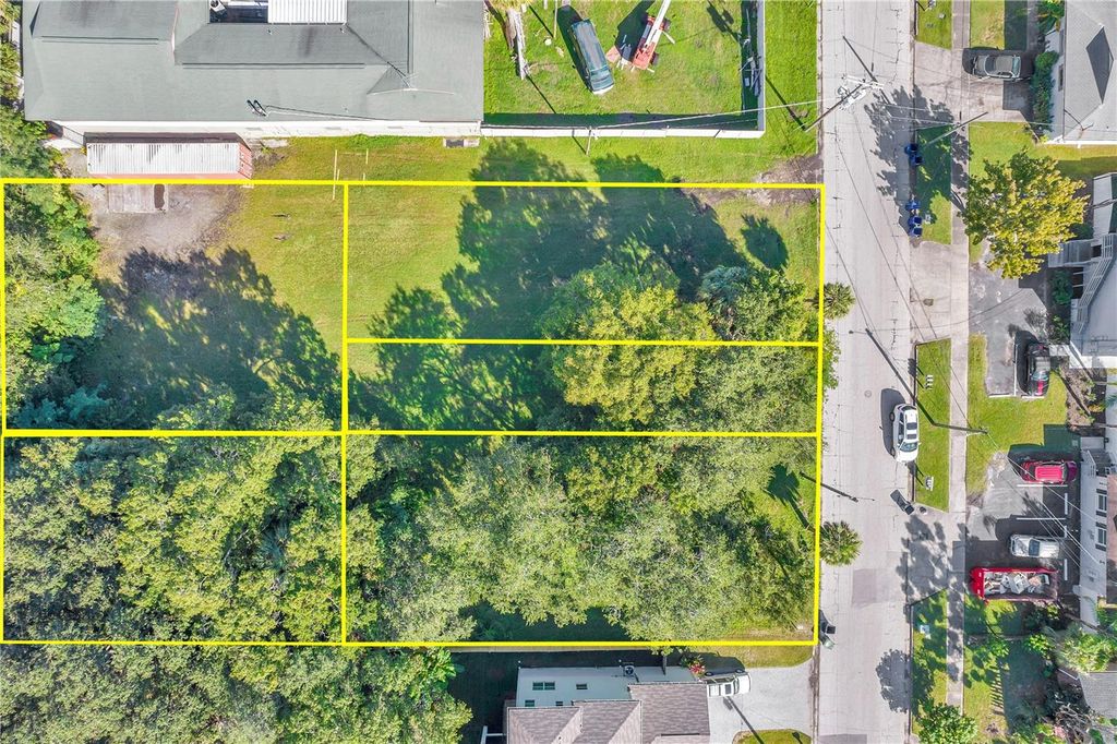 Image 8 of property listing at 7111 S KISSIMMEE STREET, Tampa, FL 33616