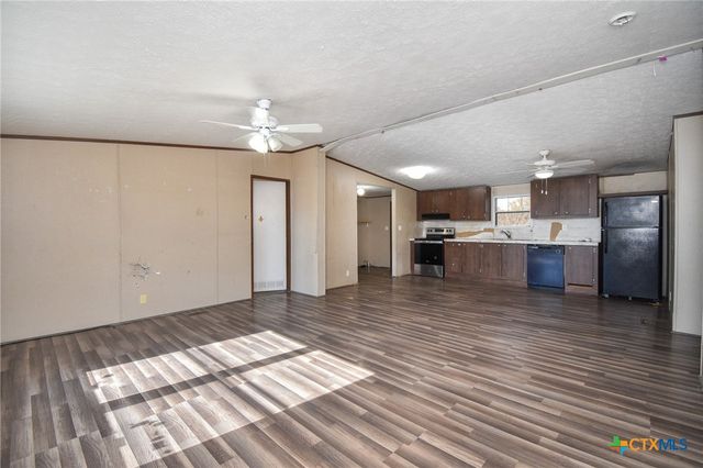 413 West Oaks Drive, Victoria, TX 77905