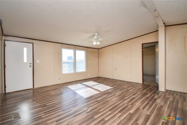 413 West Oaks Drive, Victoria, TX 77905