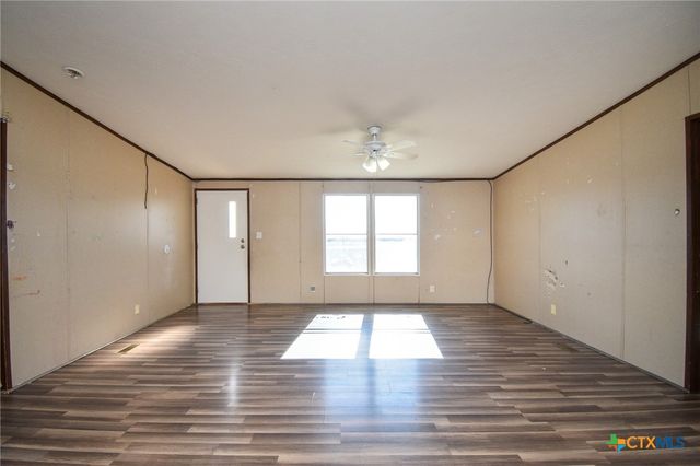 413 West Oaks Drive, Victoria, TX 77905