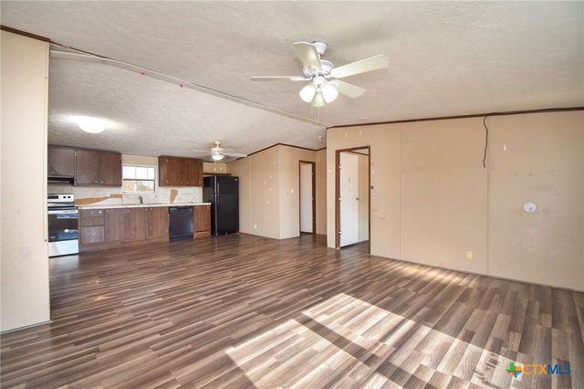 413 West Oaks Drive, Victoria, TX 77905