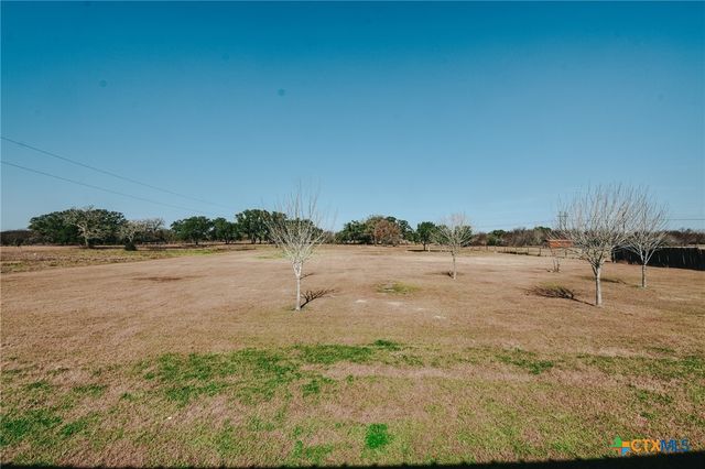 413 West Oaks Drive, Victoria, TX 77905