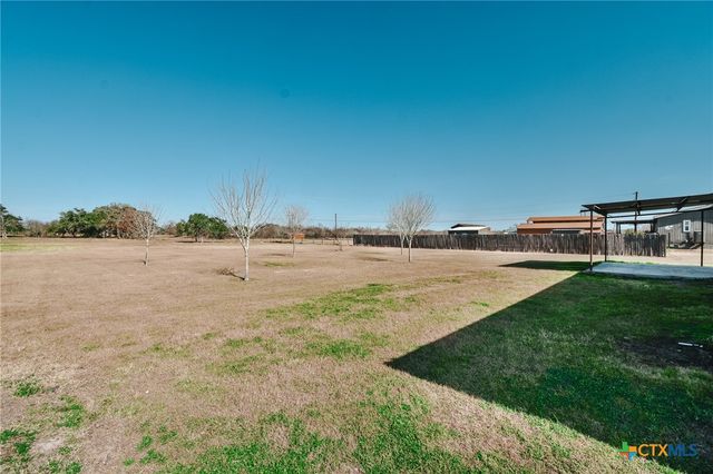 413 West Oaks Drive, Victoria, TX 77905