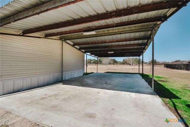 413 West Oaks Drive, Victoria, TX 77905