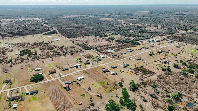 413 West Oaks Drive, Victoria, TX 77905