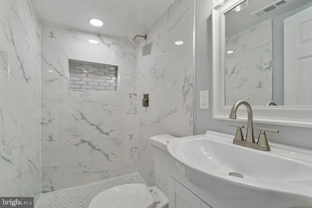 300 DENISON ST, Baltimore, MD 21229