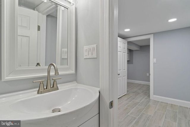 300 DENISON ST, Baltimore, MD 21229