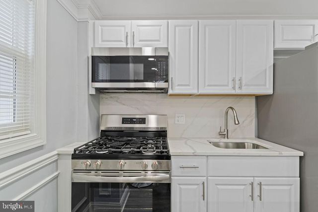 300 DENISON ST, Baltimore, MD 21229