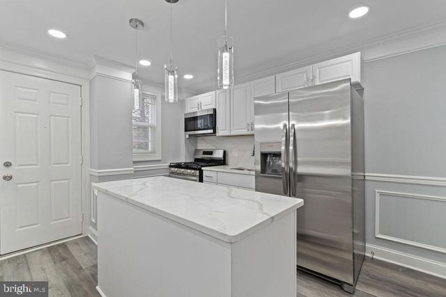 300 DENISON ST, Baltimore, MD 21229