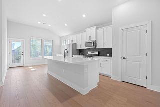 8504 Mckamy DR, Austin, TX 78744