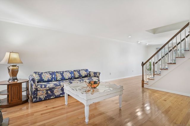 120 Prospect Street APT 48, Ridgefield, CT 06877