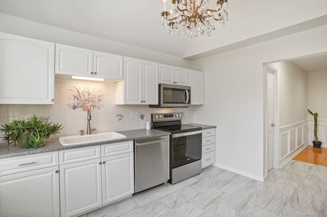 120 Prospect Street APT 48, Ridgefield, CT 06877