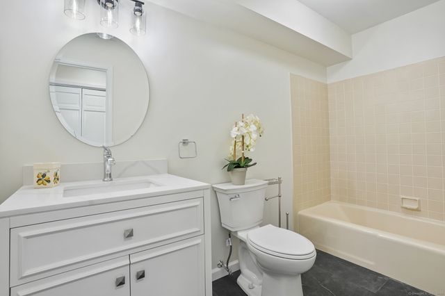 120 Prospect Street APT 48, Ridgefield, CT 06877