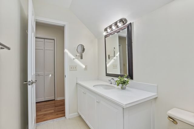 120 Prospect Street APT 48, Ridgefield, CT 06877