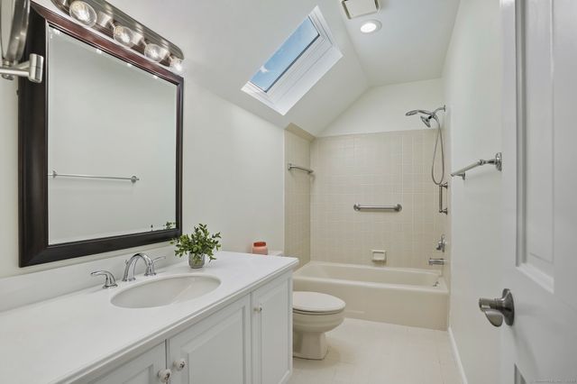 120 Prospect Street APT 48, Ridgefield, CT 06877