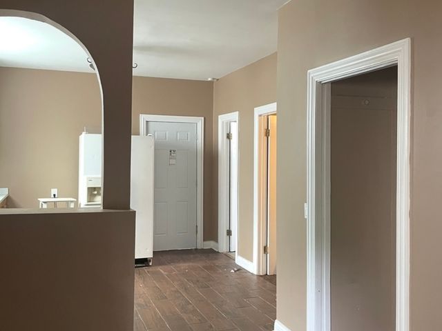 8330 S Buffalo Avenue, Chicago, IL 60617