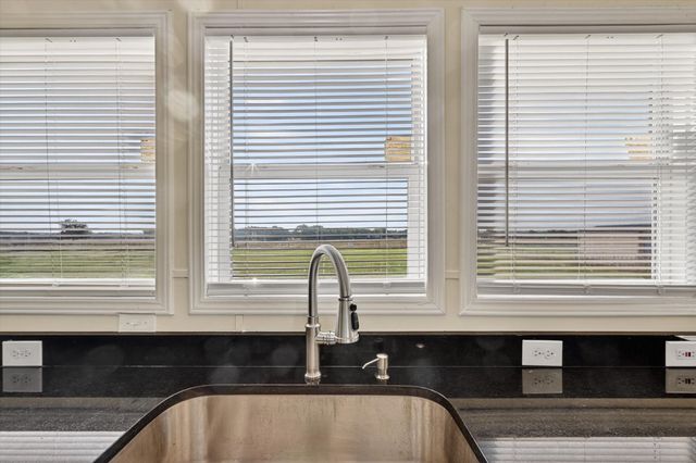 1393 Hackleman Road, Whitesboro, TX 76273