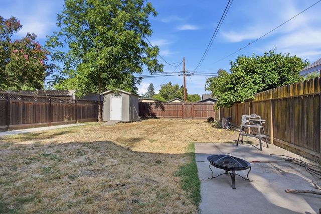 122 Olive Ave, Modesto, CA 95350