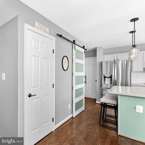 6529 HARVEST MILL CT, Centreville, VA 20121