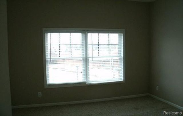 579 N Pontiac Trail, Walled Lake, MI 48390