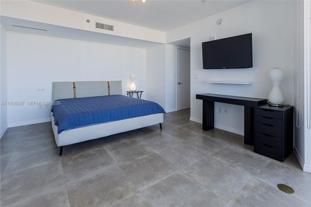 17201 Collins Ave 2006, Sunny Isles Beach, FL 33160