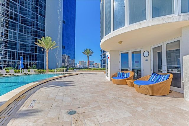 17201 Collins Ave 2006, Sunny Isles Beach, FL 33160