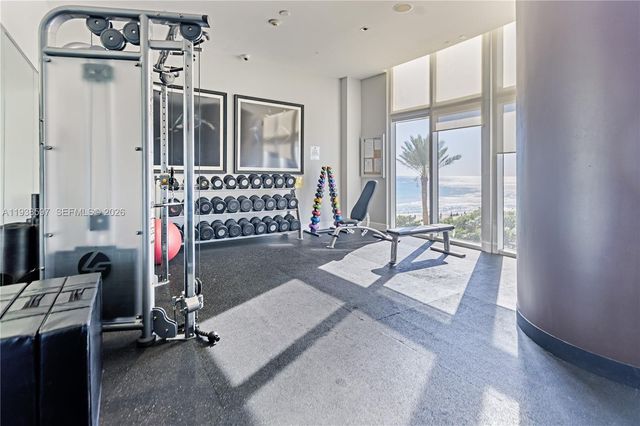 17201 Collins Ave 2006, Sunny Isles Beach, FL 33160