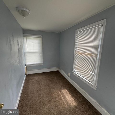 215 W MCNEAL ST W, Millville, NJ 08332
