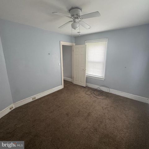 215 W MCNEAL ST W, Millville, NJ 08332