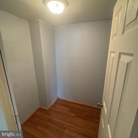 215 W MCNEAL ST W, Millville, NJ 08332