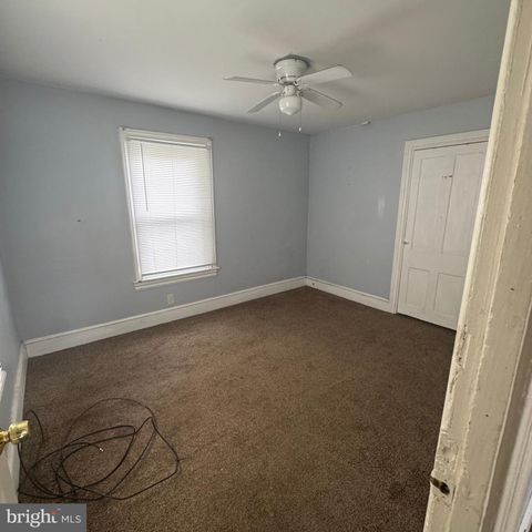 215 W MCNEAL ST W, Millville, NJ 08332