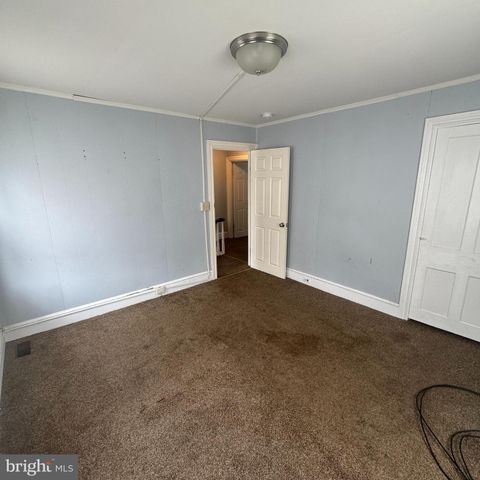215 W MCNEAL ST W, Millville, NJ 08332