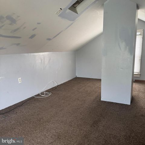 215 W MCNEAL ST W, Millville, NJ 08332