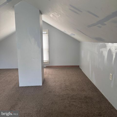 215 W MCNEAL ST W, Millville, NJ 08332