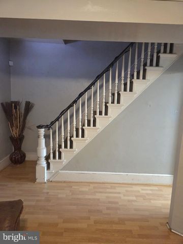 215 W MCNEAL ST W, Millville, NJ 08332