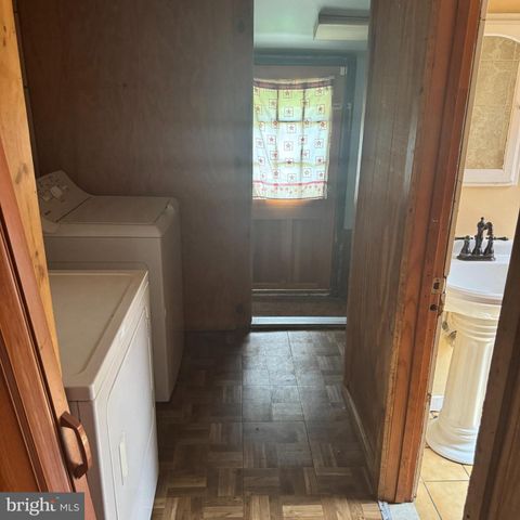 215 W MCNEAL ST W, Millville, NJ 08332