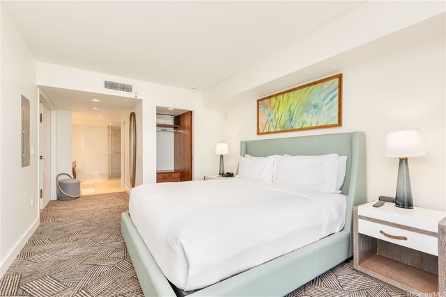 383 Kalaimoku Street E2802, Honolulu, HI 96815