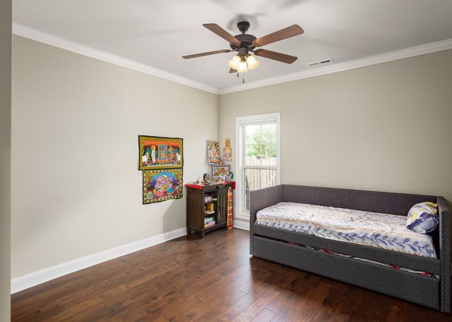 1206 Woodridge Ct, Florence, AL 35630