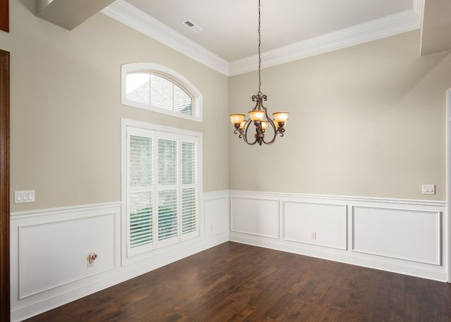 1206 Woodridge Ct, Florence, AL 35630